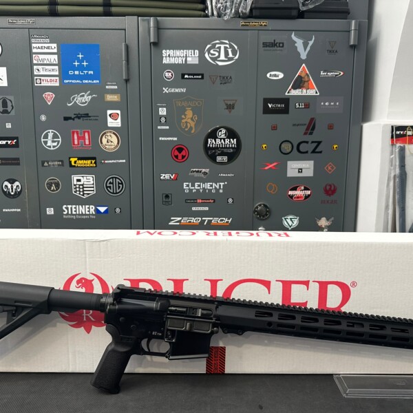 RUGER Harrier MSR calibro 223 Remington con impugnatura Magpul MOE-K2 e astina M-LOK.